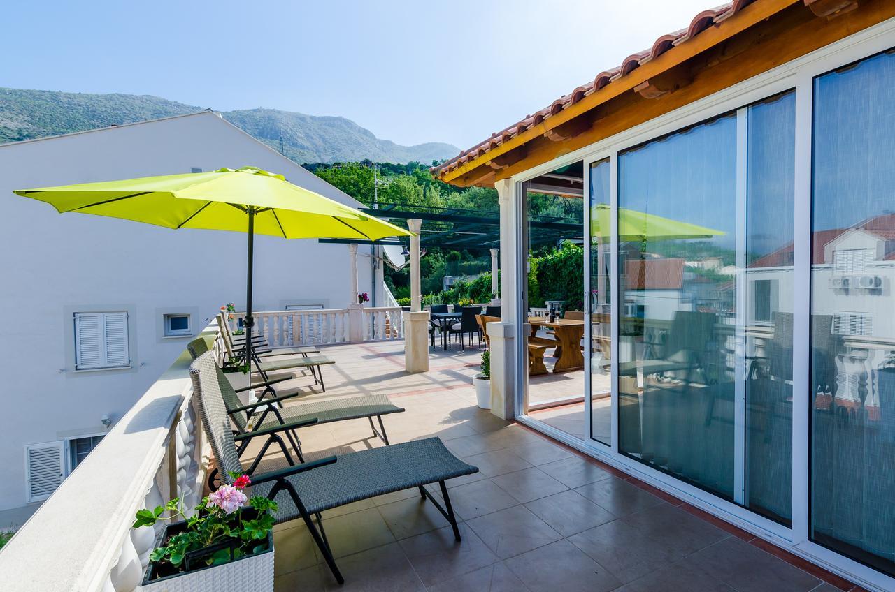 Orange Tree Apartment *