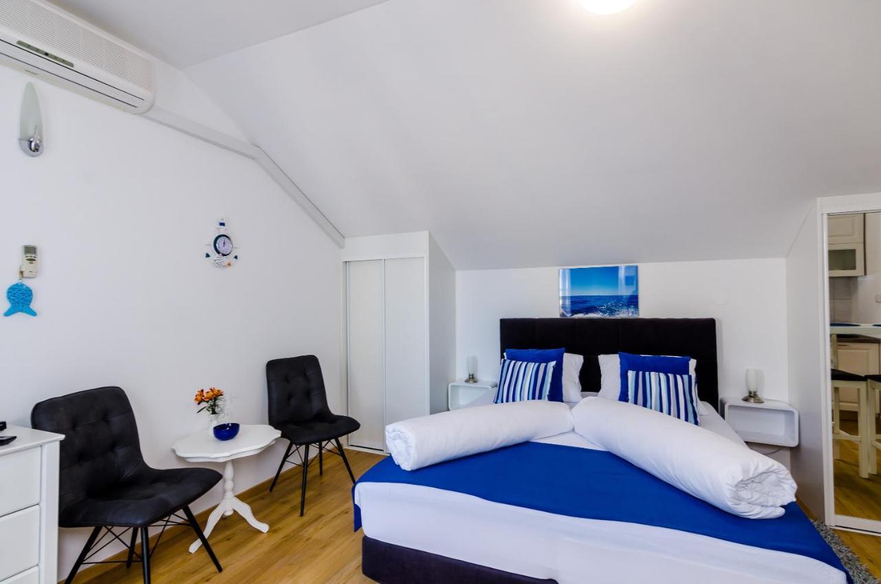 Orange Tree Apartment *