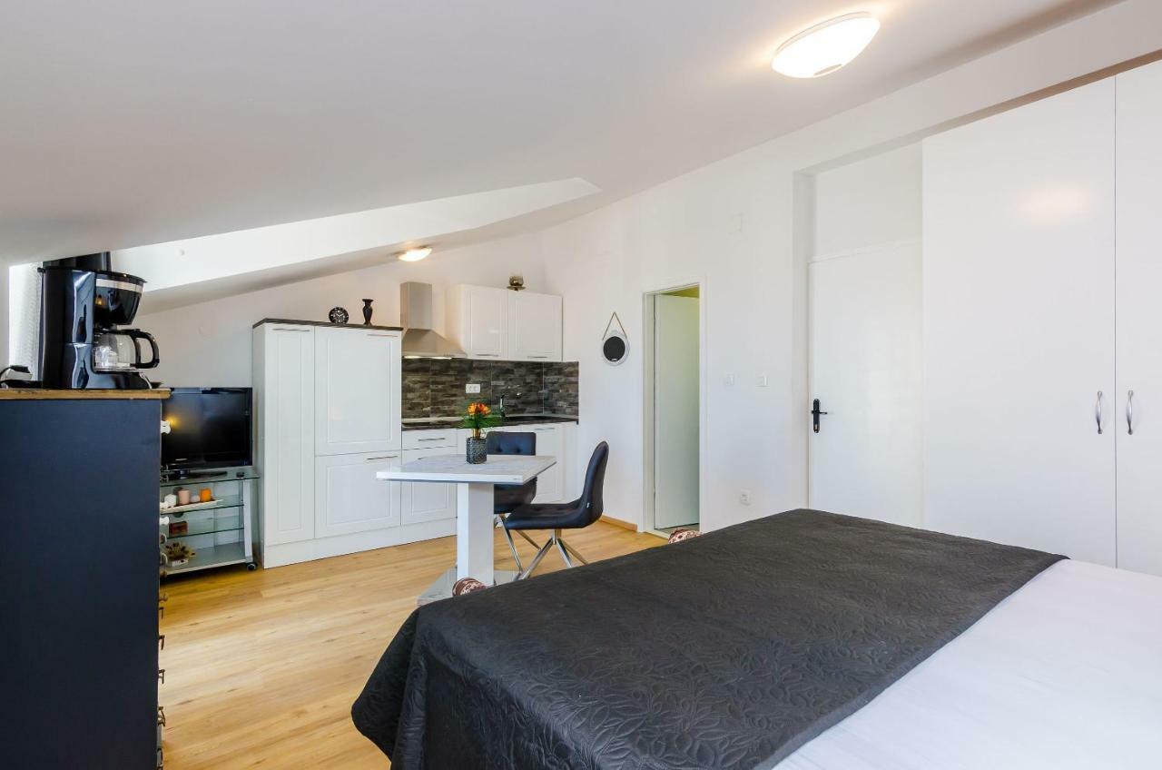 Orange Tree Apartment Cavtat